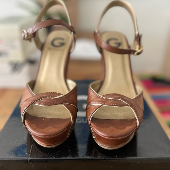 Guess Leather Wedges Sz 6.5 - Picture 3 of 8